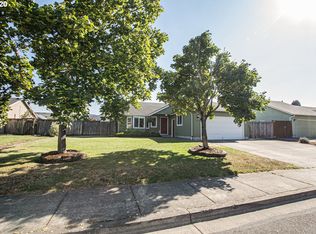 3965 S Redwood Dr, Springfield, OR 97478