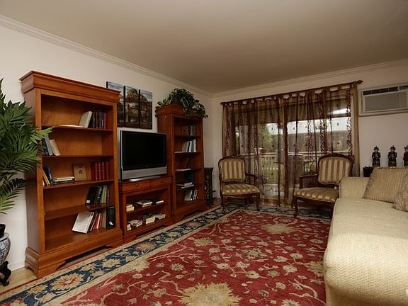 5th image of 7900 Janes Ave
