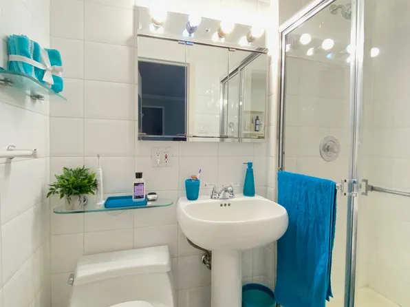 (undisclosed Address), Fresh Meadows, NY 11365