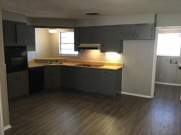 3rd image of 3316 Westover Ter
