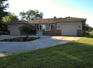 5016 Ventura Dr, Fremont, NE 68025