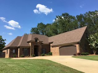 76 Valley Vista Dr, Tupelo, MS 38801