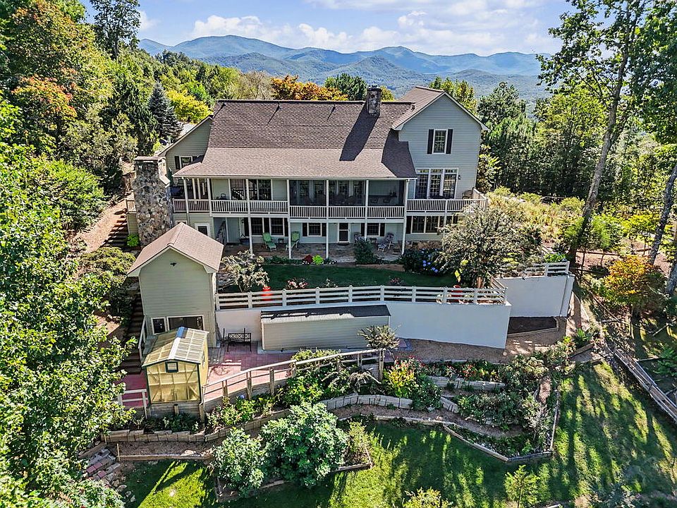 1st image of 1035 Summit Way