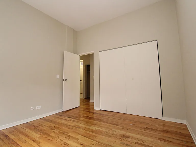 2302 N Clark St #2W — Photo 6