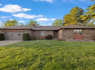 809 E 16th St, Mountain Grove, MO 65711
