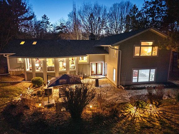 2nd image of W307N5540 Anderson ROAD