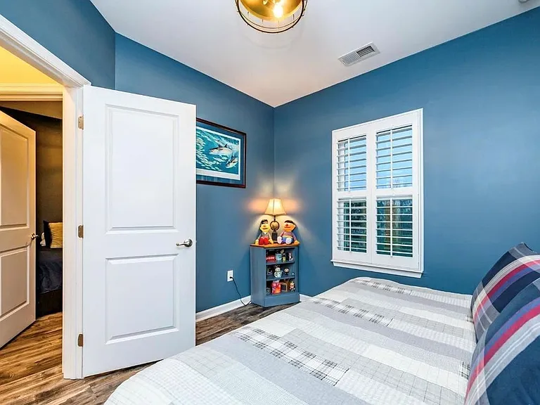 303 Bayside Ct — Photo 16
