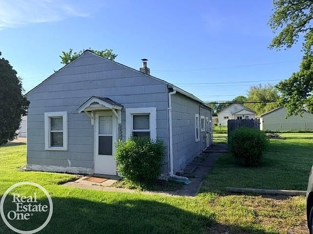 1st image of 20735 Webster St
