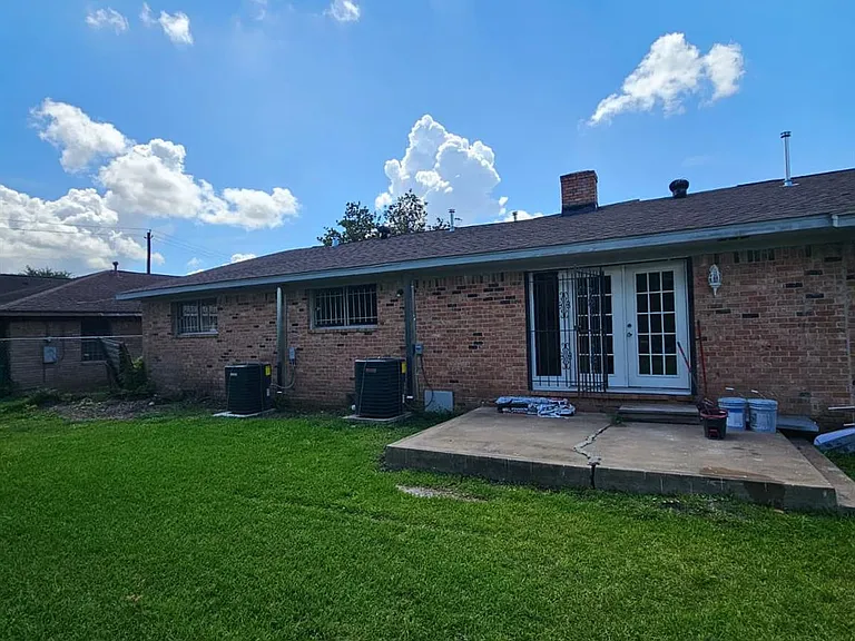 6847 Flamingo Dr — Photo 2