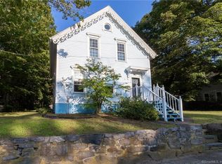 98 Summit St, Norwich, CT 06360
