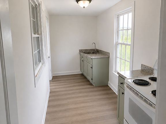 4th image of 206 Saint Matthews Rd