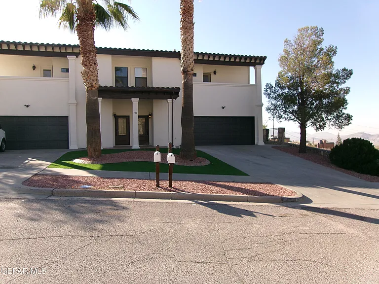 294 Vaquero Ln #B — Photo 1