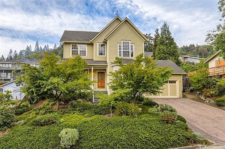 1st image of 298 Luna Vista St