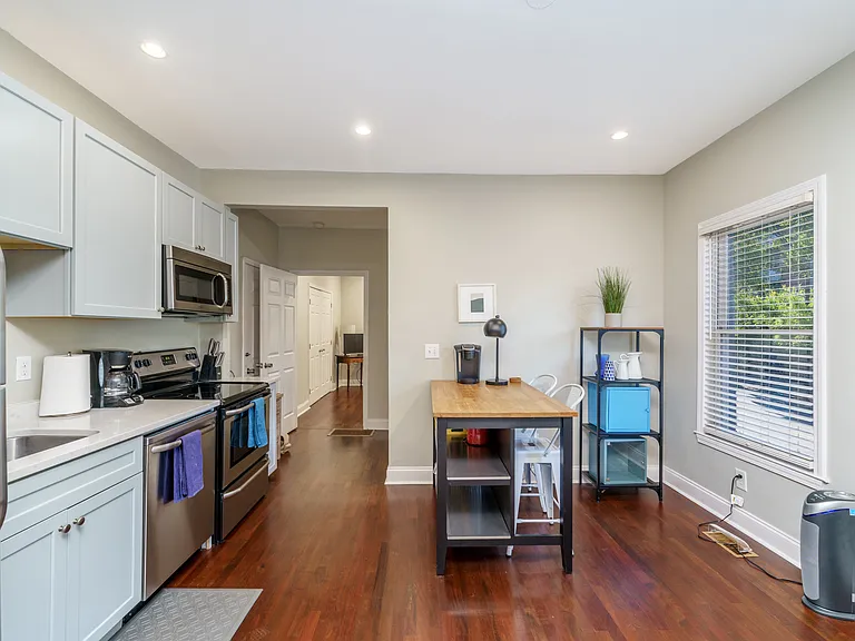 604 Glen Iris Dr NE #1 — Photo 6