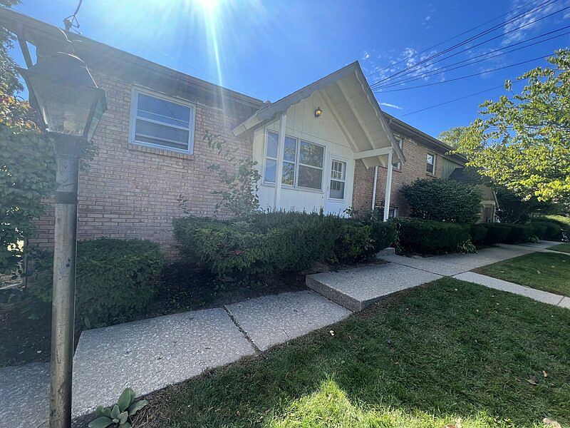 1st image of 2076 Andrew St SE