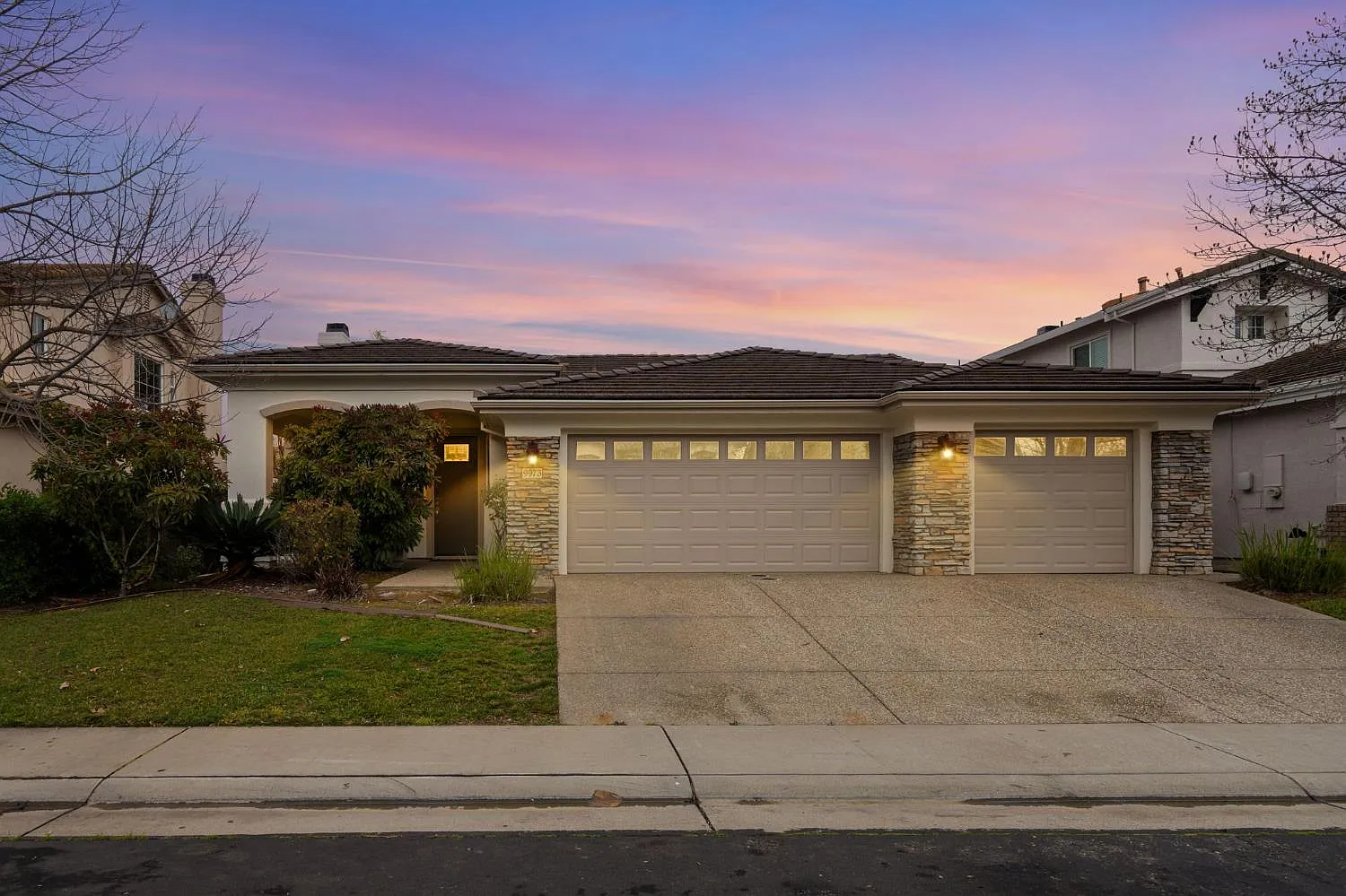 9973 W Taron Dr photo 1