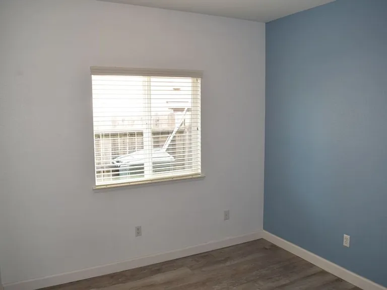 1902 Horseshoe Glen Cir — Photo 27