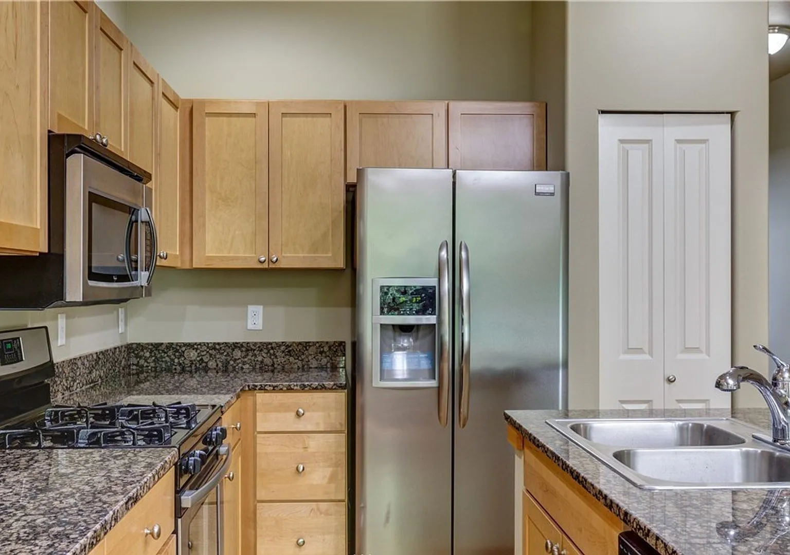 2081 Calico Loop — Photo 4