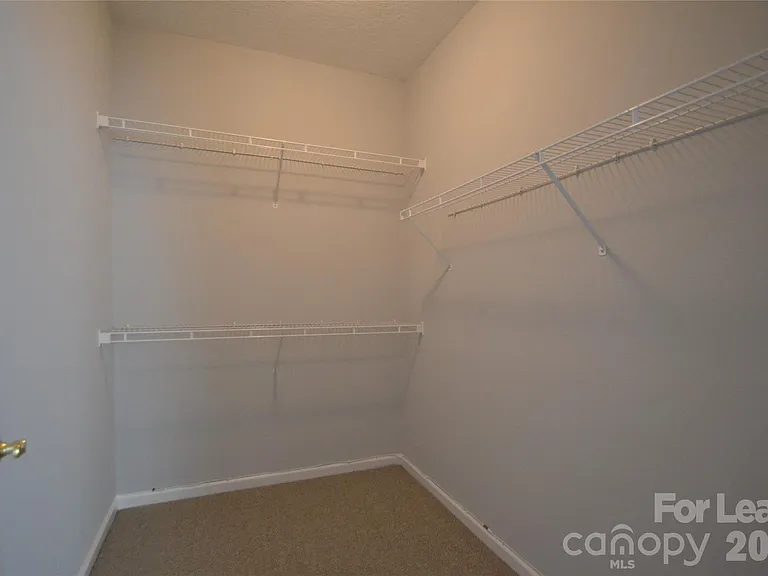 8035 Sultana Cir — Photo 20