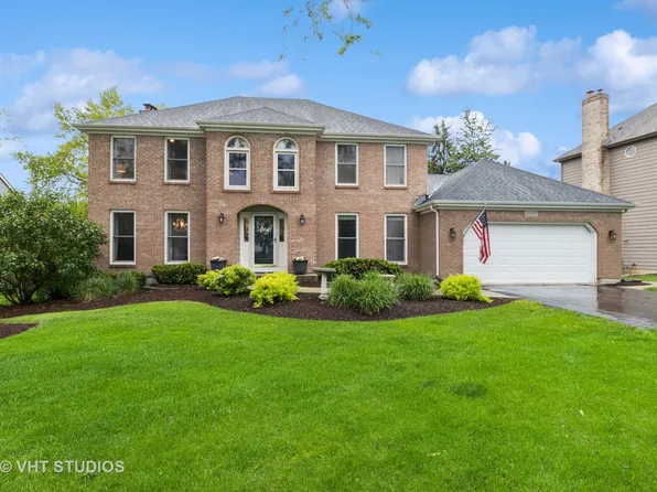 3022 Woods Creek Ln, Algonquin, IL 60102