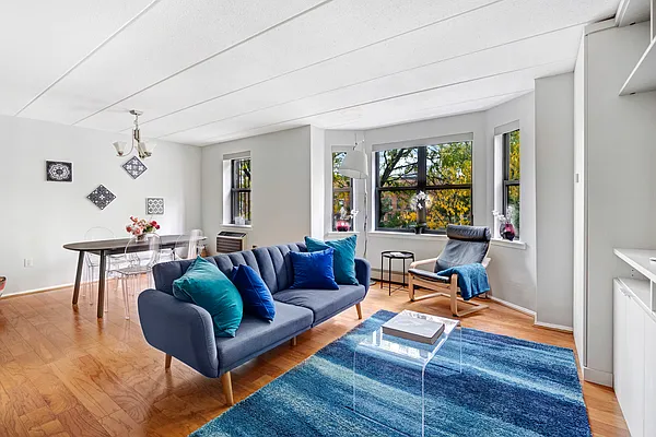 Sold by Compass | media 10