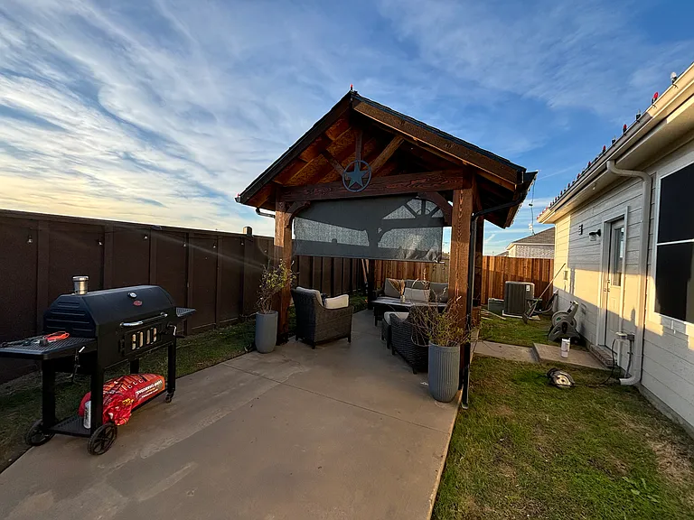 506 Burgess Brothers St — Photo 14