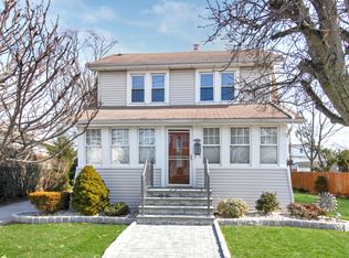 2575 Chernucha Ave, Merrick, NY 11566