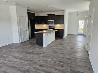 10304 Guardian Dr, Charlotte, NC 28273