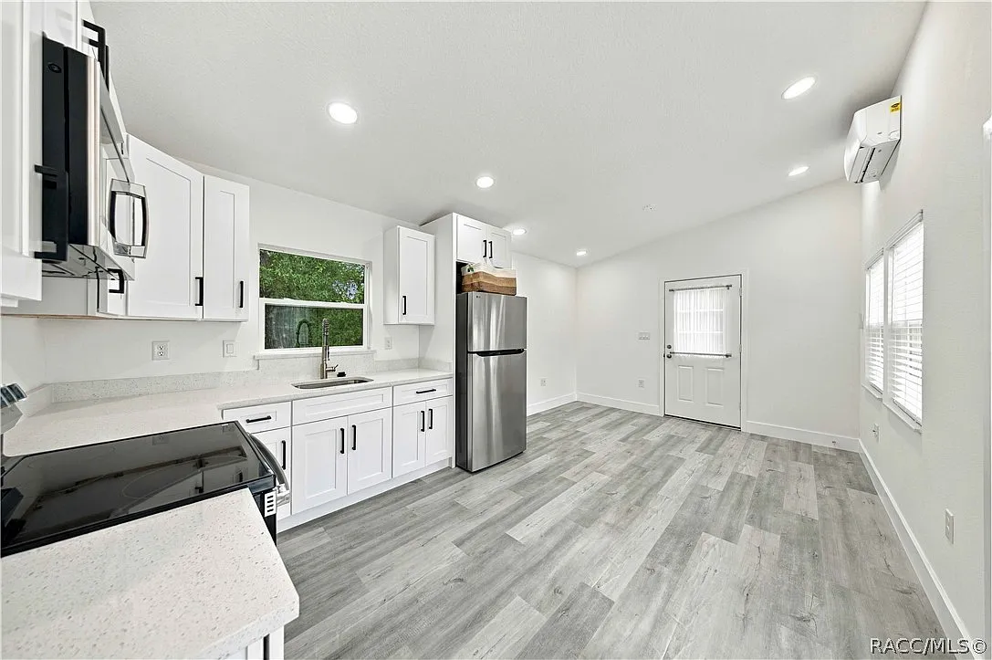 1 bed, 1.0 bath, 456 sqft, $1,350 — Photo 3