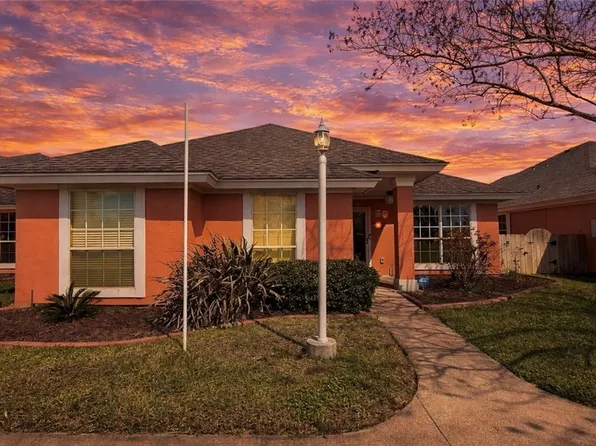 2303 Naples Dr, Ingleside, TX 78362