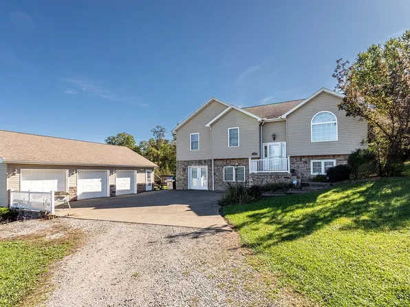 115 Maple Hill Ln, Uniontown, PA 15401