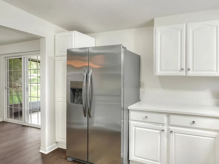 3006 Pinedale Ave — Photo 8