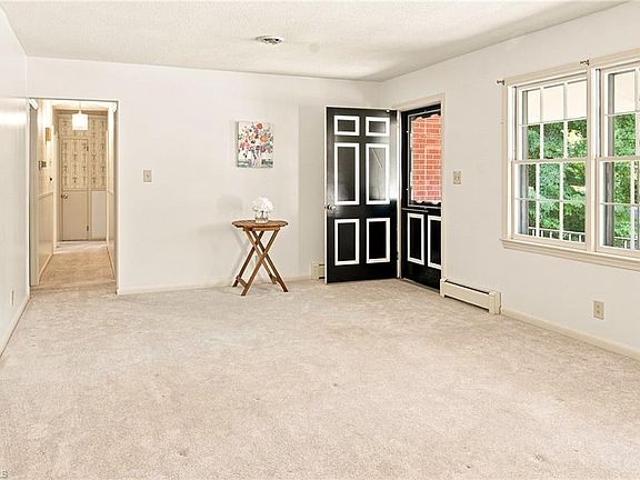5th image of 141 Elm St
