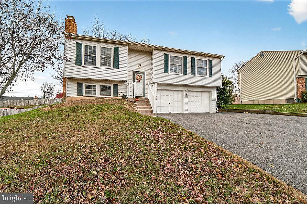 3 bed, 2.5 bath, 1432 sqft, $3,100 — Photo 2