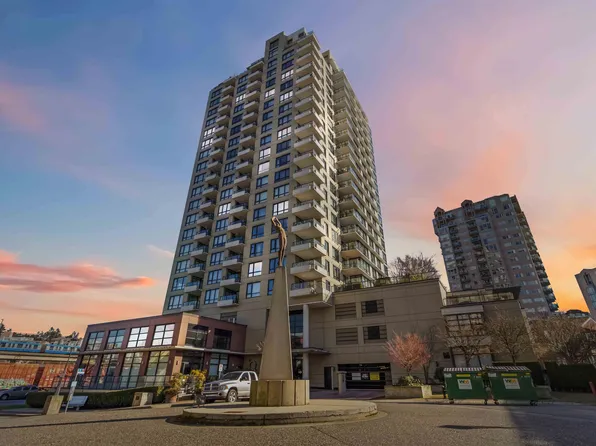1 Renaissance Sq #601, New Westminster, BC V3M 0B6