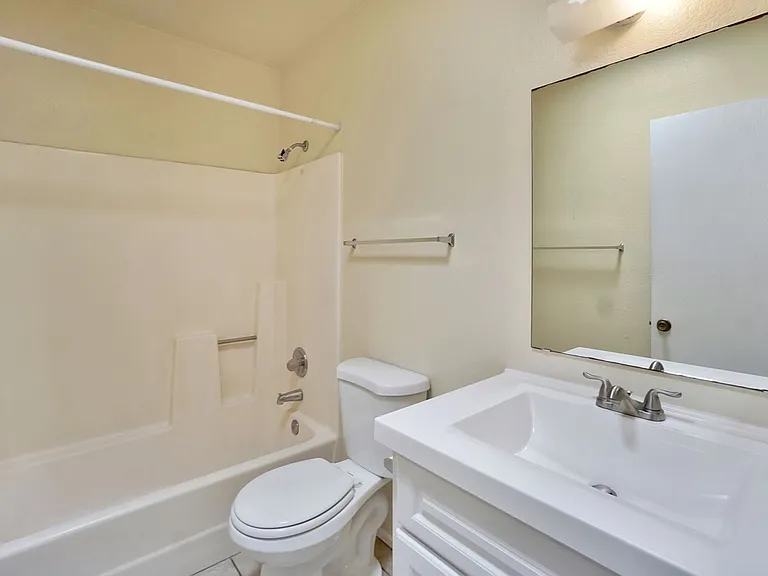4325 E Fairmount St #1 — Photo 5