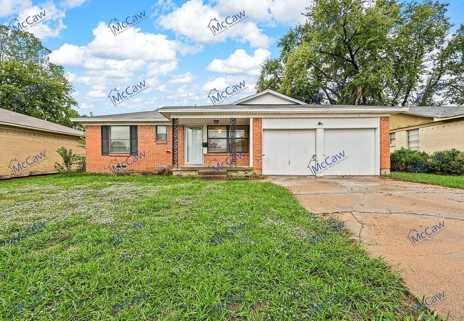 3 bed, 1.5 bath, 1216 sqft, $1,690 — Photo 1