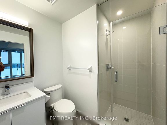5th image of 543 Richmond St W #637