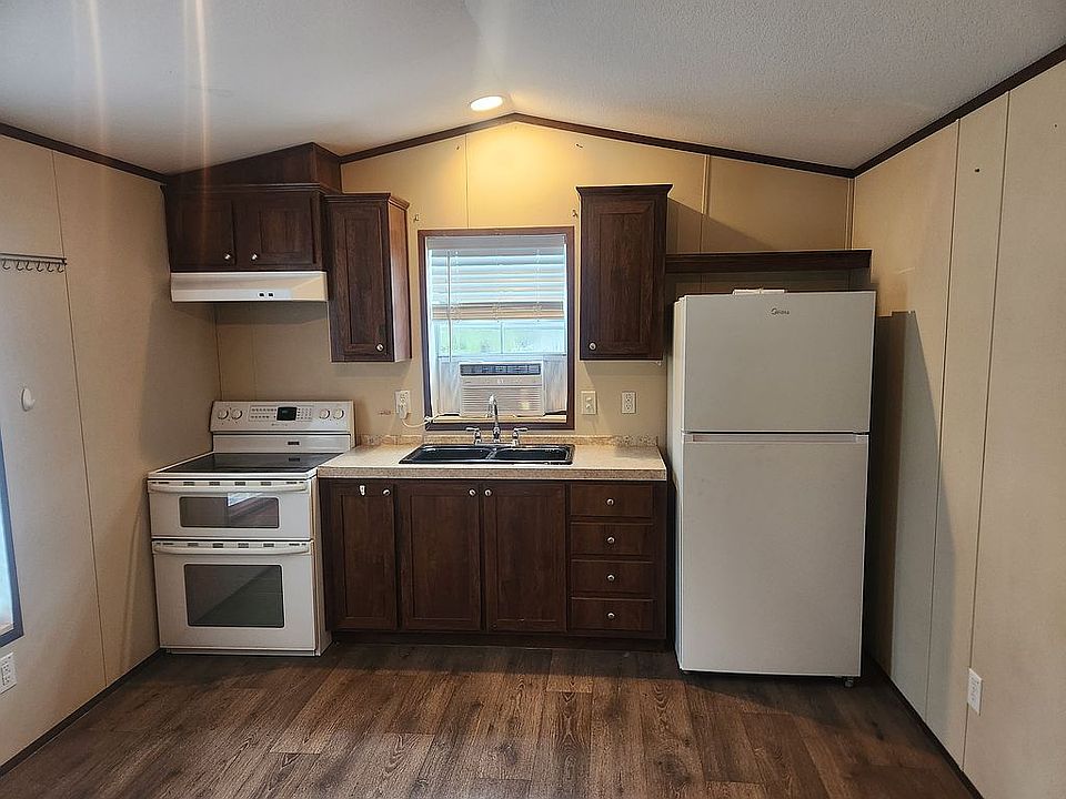 1st image of 100 Brandy Ln