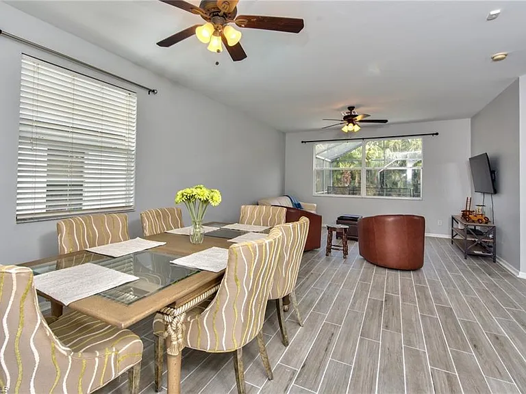 11533 Woodmount Ln — Photo 2