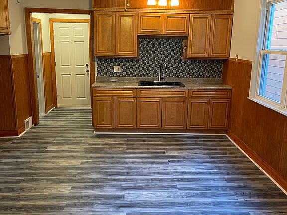 5th image of 399 Goethe St #1