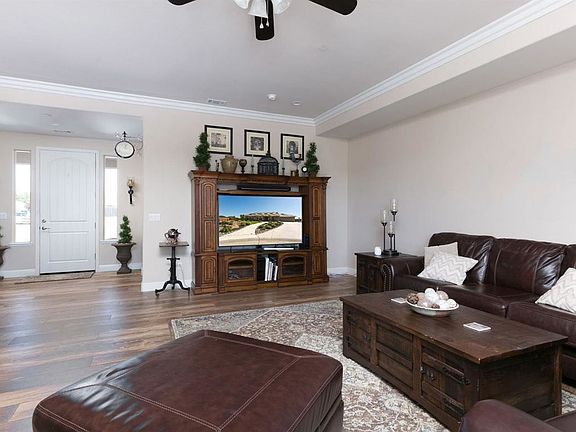 4th image of 164 Robinwood Pl