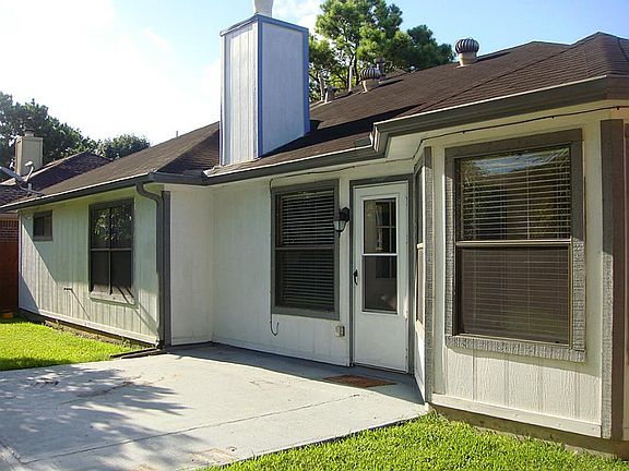 4th image of 14118 Cornelia Dr