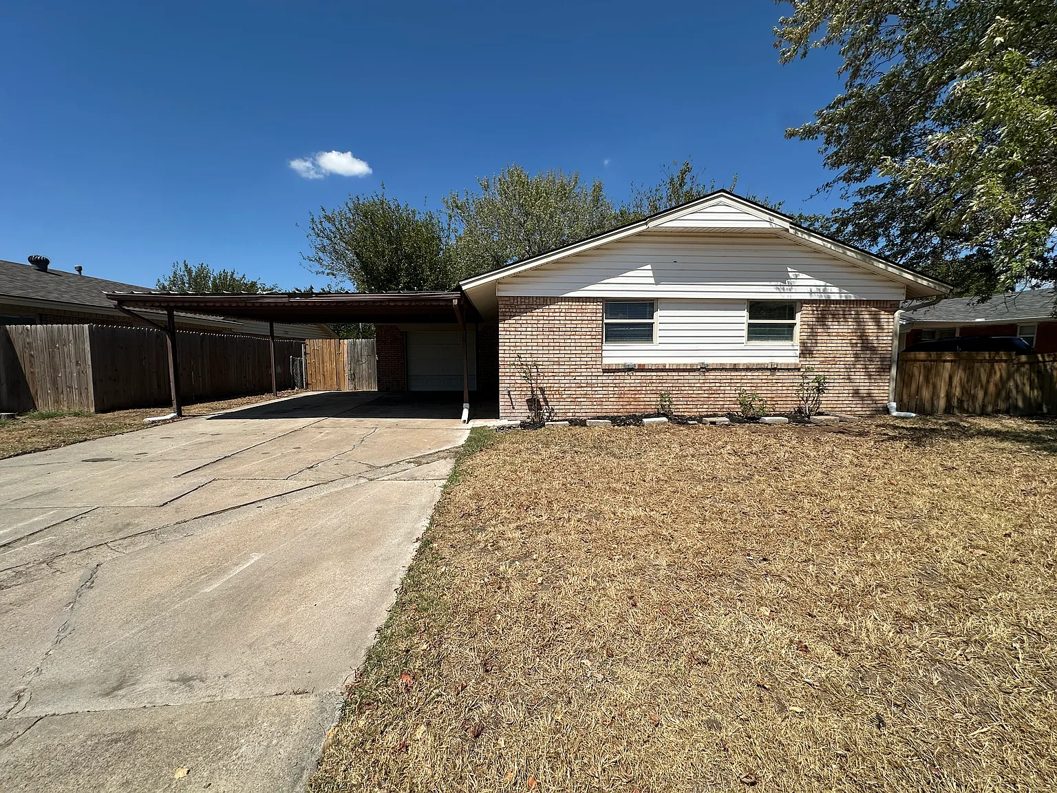4 bed, 1.5 bath, 1167 sqft, $1,500 — Photo 1