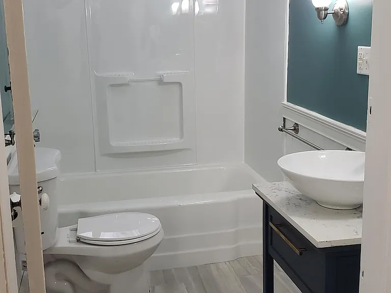 4 Lee St #1 — Photo 8