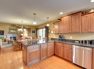 5265 Fenson Ct N, Hugo, MN 55038