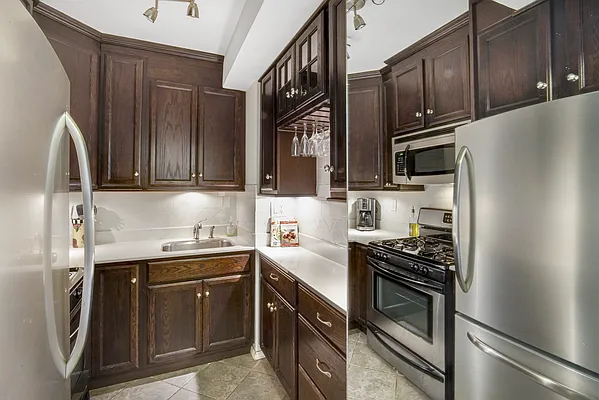 Sold by Compass | media 17