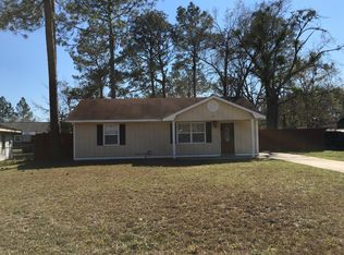 226 Pointe South Dr, Hinesville, GA 31313