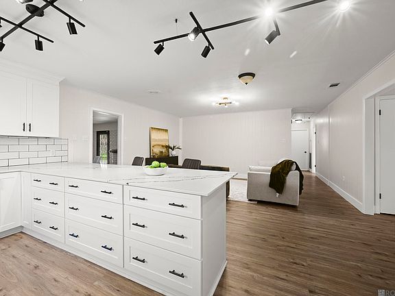 5th image of 10248 Ridgely Rd