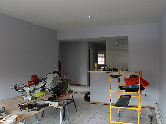2nd image of 1140 Croes Ave